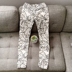 PAIGE Skyline Skinny black white leaves jeans Size 25